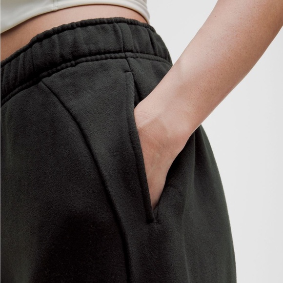 Lululemon- Scuba MidRise Oversized Jogger- Black- Size 10- 29” Inseam - Picture 5 of 16